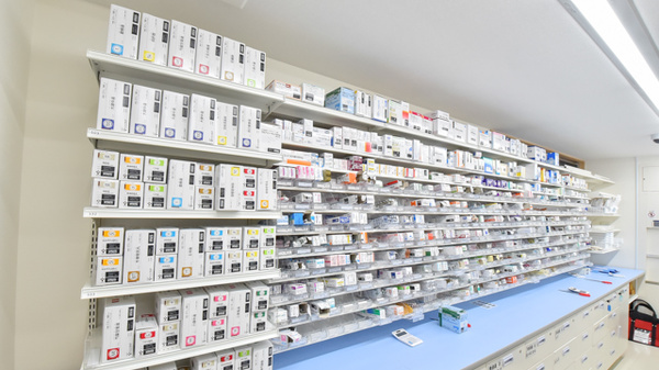 ウォンツ薬局　呉共済病院前店の薬棚