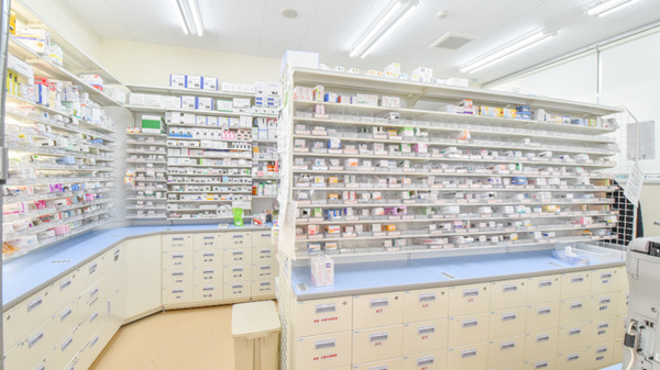 ウェルネス薬局大東店の調剤室