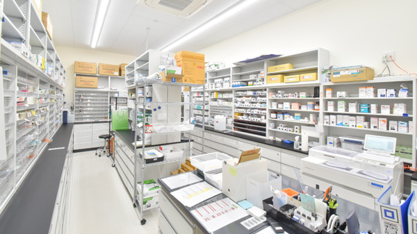 レデイ薬局藤原店の調剤室