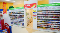 調剤薬局ツルハドラッグ勝川駅店の入口