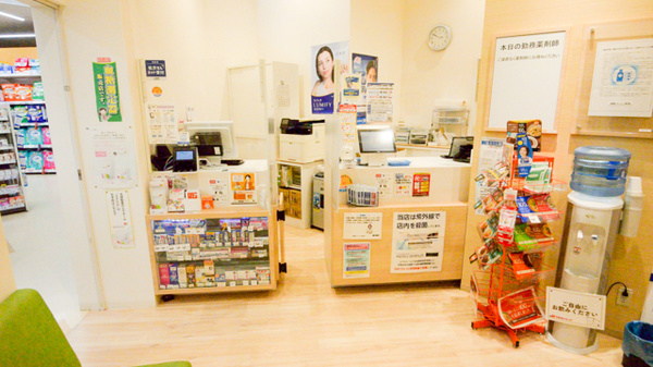 調剤薬局ツルハドラッグ勝川駅店の受付/カウンター