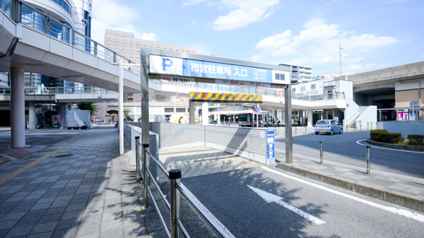 調剤薬局ツルハドラッグ勝川駅店の駐車場
