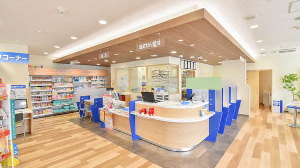 ウォンツ薬局庚午中店の受付/カウンター