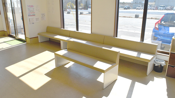 らら薬局大塩店の待合スペース