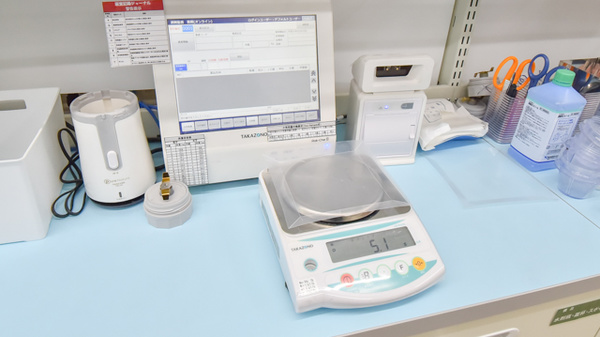 スギ薬局　富雄三松店の調剤器具