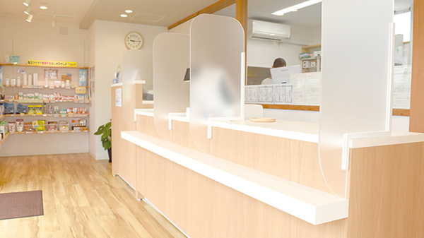 ゆずりは薬局青江店の受付/カウンター