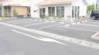 ゆずりは薬局青江店の駐車場