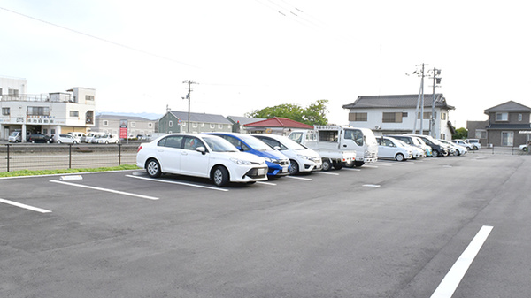 スマイル調剤薬局藍住店の駐車場