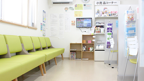 カトレア薬局の待合スペース