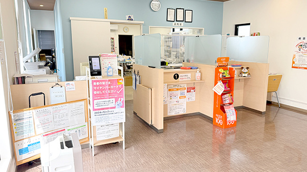 花・花薬局平出店の受付/カウンター