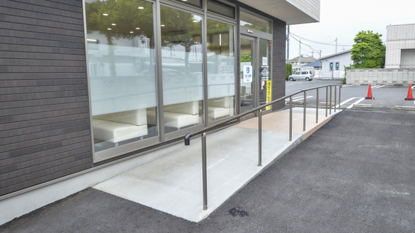 つばさ薬局茂呂店のバリアフリー設備