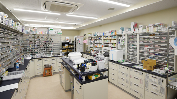 ココカラファイン薬局ビエラ茨木新中条店の調剤室