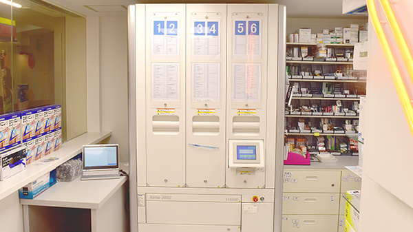 大賀薬局　西鉄福岡駅店の調剤器具