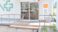 大賀薬局　早良一丁目店の入口