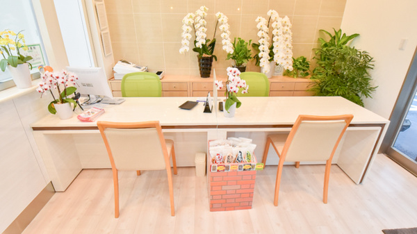 野間薬局　東入部店の受付/カウンター