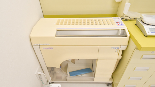 野間薬局　東入部店の調剤器具