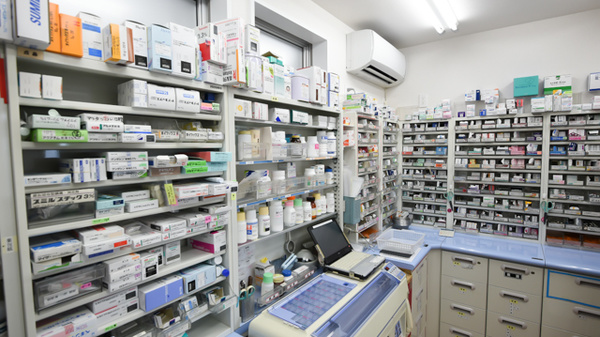 調剤薬局マリーン　五個荘店の薬棚