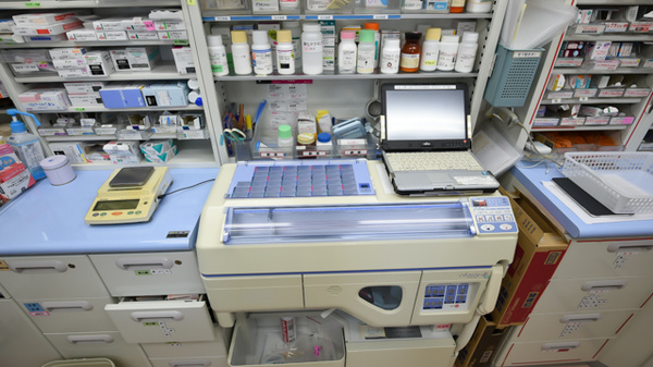 調剤薬局マリーン　五個荘店の調剤器具