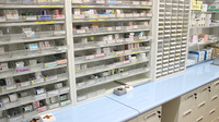 コスモ調剤薬局　麓山店の薬棚