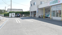 小久保薬局の駐車場
