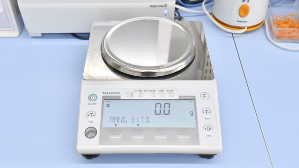 スギ薬局　新林店の調剤器具