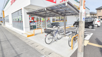スギ薬局　新林店の駐輪場