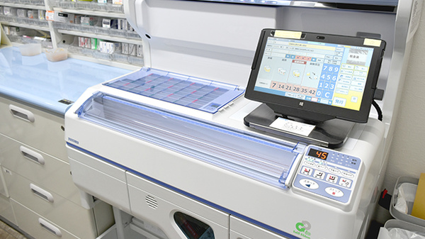 ドライブスルーしろやま薬局の調剤器具
