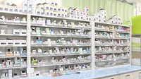 ドリーム薬局　安曇川店の薬棚