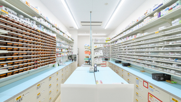 スギ薬局　平野西店の調剤室