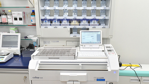 ぼうしや薬局　飾東店の調剤器具