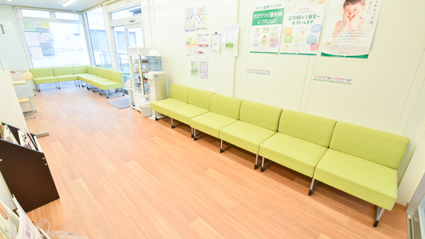 そうごう薬局　福渡店の待合スペース