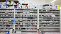 キリン堂薬局　城東今福西店の薬棚