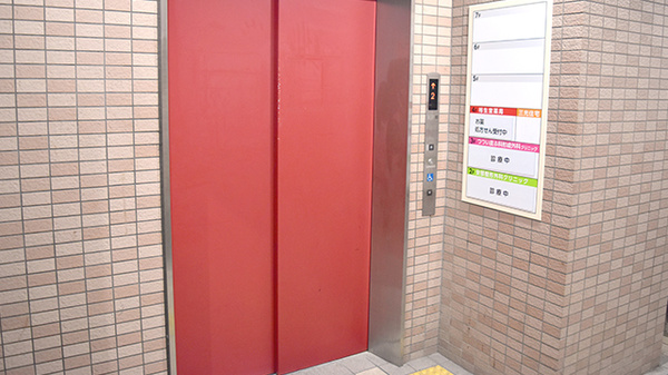 裕生堂薬局　住吉店のエレベーター