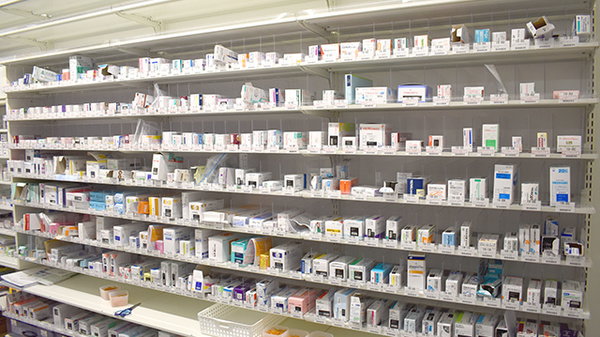 薬樹薬局 中央林間の薬棚