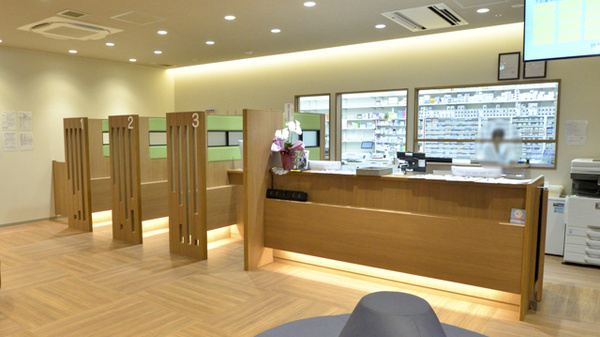 プラザ薬局　OASIS Town キセラ川西店の受付/カウンター