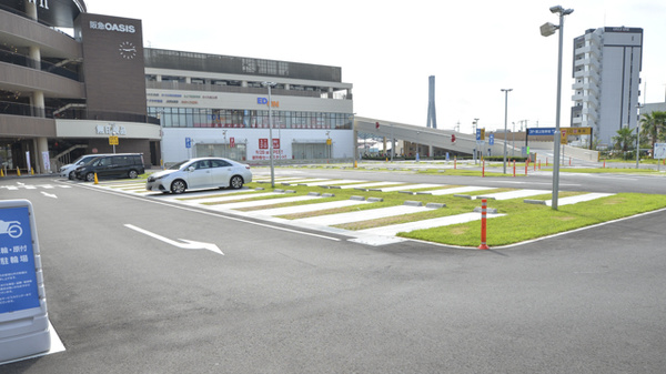プラザ薬局　OASIS Town キセラ川西店の駐車場