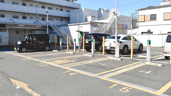 スギ薬局　武蔵野緑町店の駐車場