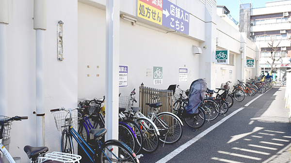 スギ薬局　武蔵野緑町店の駐輪場