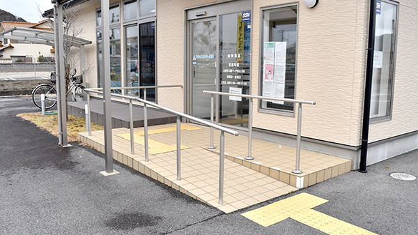 ひやくセンター薬局のバリアフリー設備