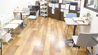 ライフ調剤薬局　三宮店の待合スペース