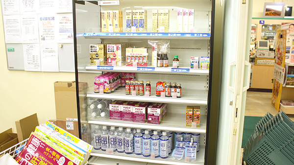 調剤薬局ツルハドラッグ大潟村店の飲食物