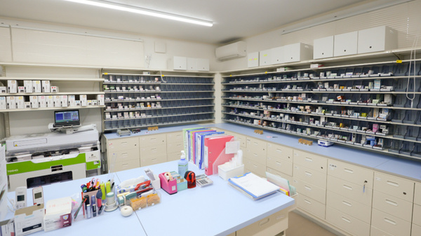 大賀薬局　拾六町店の調剤室