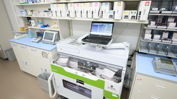 大賀薬局　拾六町店の調剤器具