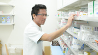 大賀薬局　南ケ丘店の作業風景