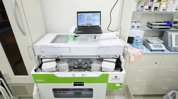 大賀薬局　南ケ丘店の調剤器具