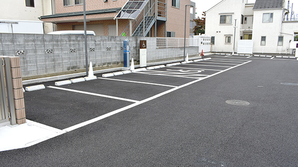 サンキ薬局幸町店の駐車場