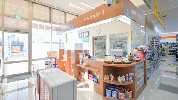 調剤薬局ツルハドラッグ古賀美郷店の受付/カウンター
