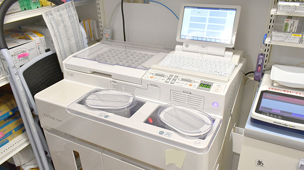 ココカラファイン薬局南町田グランベリーパーク店の調剤器具