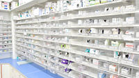 スギ薬局　上小田中店の薬棚