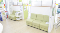 スギ薬局　松阪南店の待合スペース